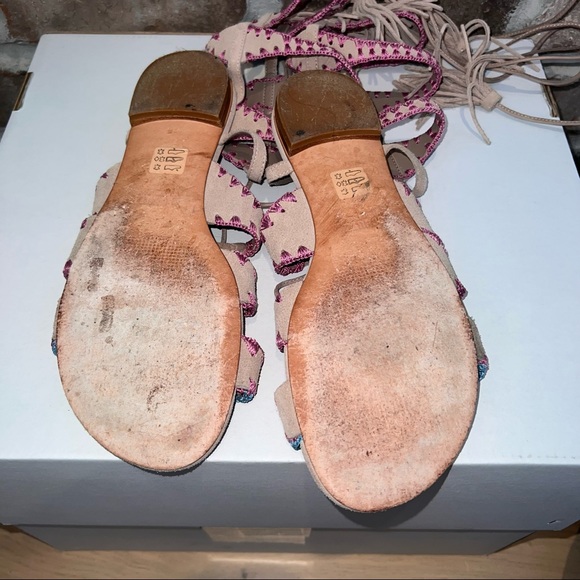 Wrap-around strapped sandal - Picture 12 of 12